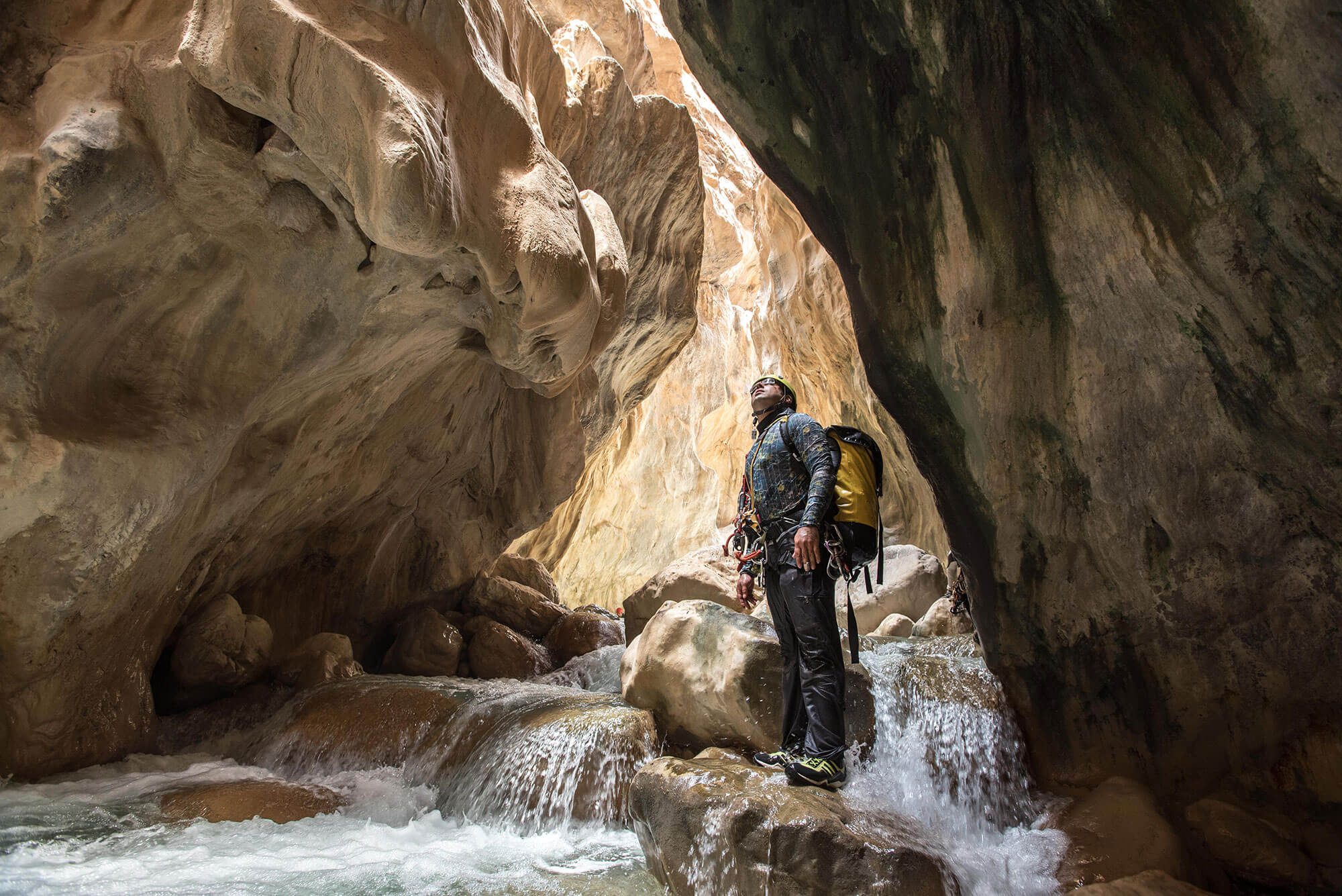 Beautiful limestone gorges in Ziv Davand canyon: an incredible descent, with cave-like passages and exquisite rock formations make this one of the highlights of Iran canyoning.