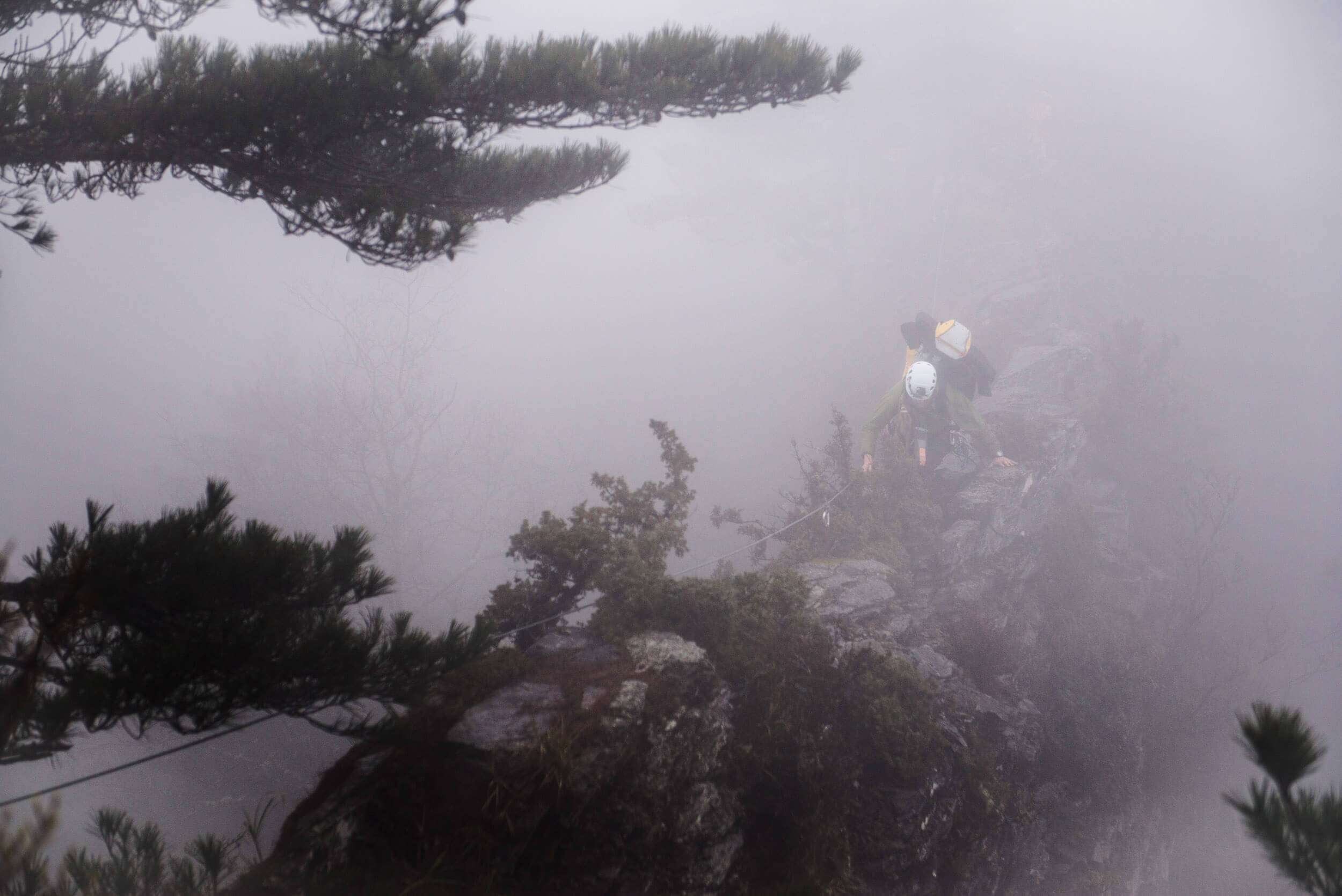 Traversing the narrow ridge was one of the challenges of the third day of approach to Malishan